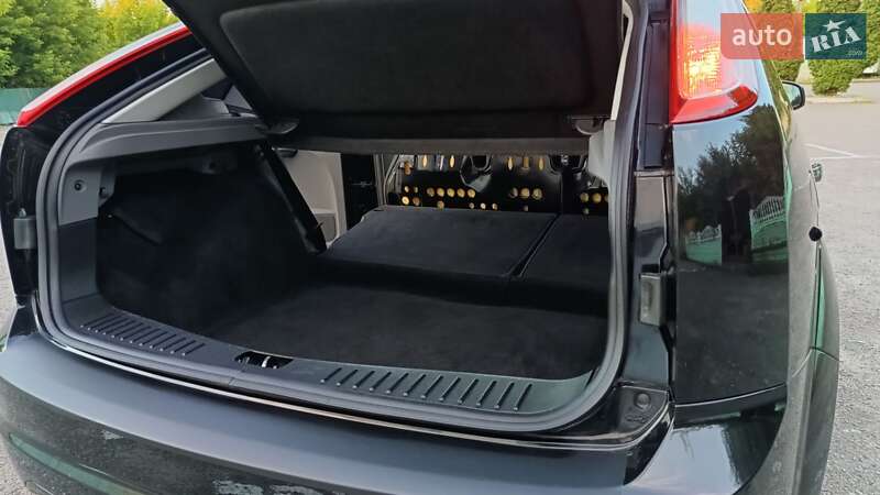Хэтчбек Ford Focus 2008 в Дубно