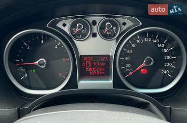 Хэтчбек Ford Focus 2010 в 
