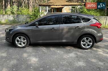 Хэтчбек Ford Focus 2015 в 