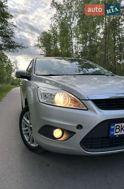 Універсал Ford Focus 2010 в Сарнах