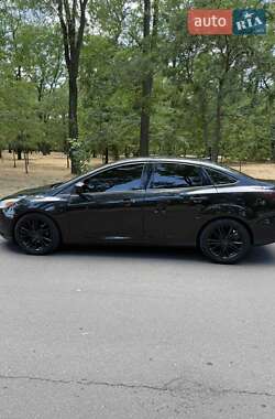 Седан Ford Focus 2015 в 