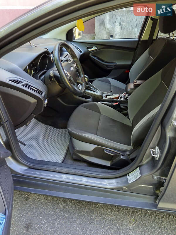 Седан Ford Focus 2011 в Долине