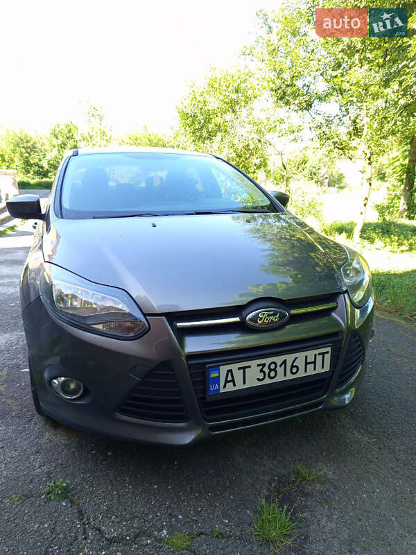 Седан Ford Focus 2011 в Долине