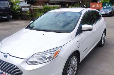 Хетчбек Ford Focus 2012 в 