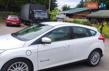 Хетчбек Ford Focus 2012 в 