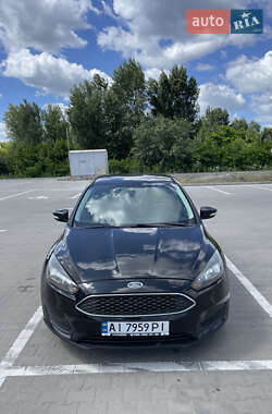 Седан Ford Focus 2015 в 