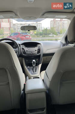 Седан Ford Focus 2015 в 