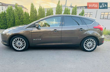 Хэтчбек Ford Focus 2018 в 