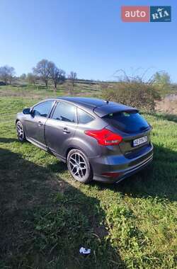 Хэтчбек Ford Focus 2015 в 