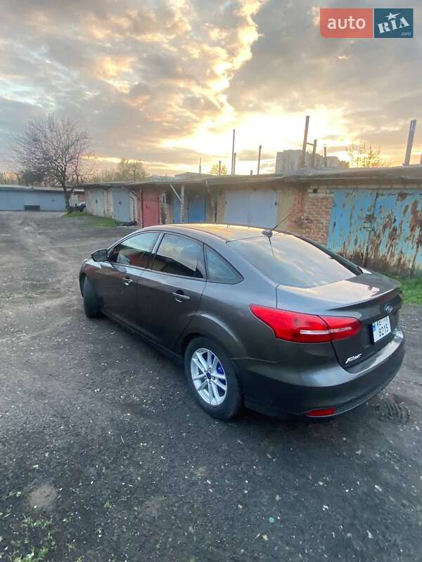 Седан Ford Focus 2015 в Тернівці