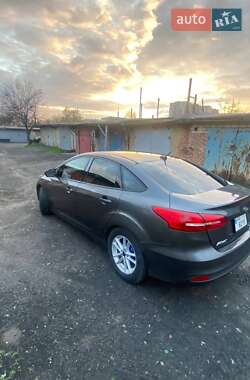 Седан Ford Focus 2015 в 