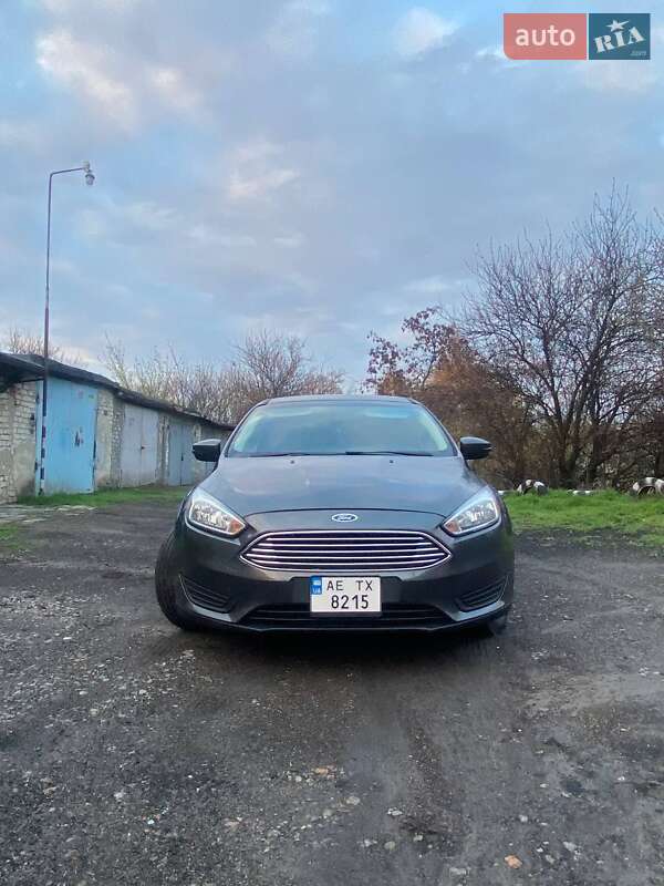 Седан Ford Focus 2015 в 