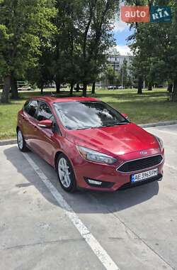 Хэтчбек Ford Focus 2015 в 