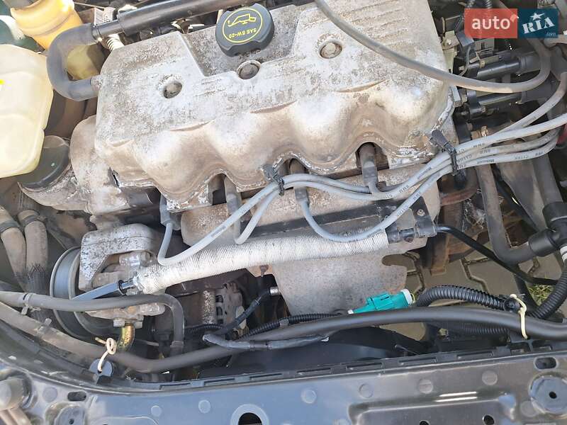 Седан Ford Focus 2002 в Черновцах