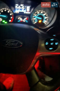 Седан Ford Focus 2013 в 