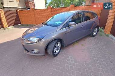 Хэтчбек Ford Focus 2013 в 