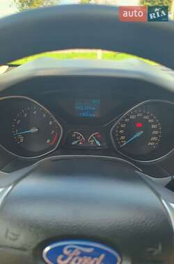 Хэтчбек Ford Focus 2013 в 