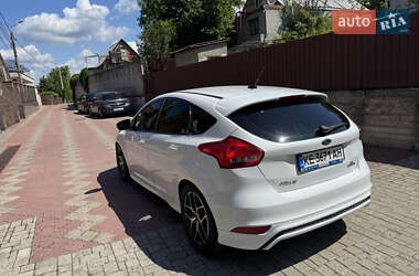Хэтчбек Ford Focus 2015 в 