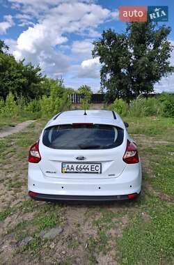 Хэтчбек Ford Focus 2013 в 