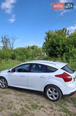 Хэтчбек Ford Focus 2013 в 