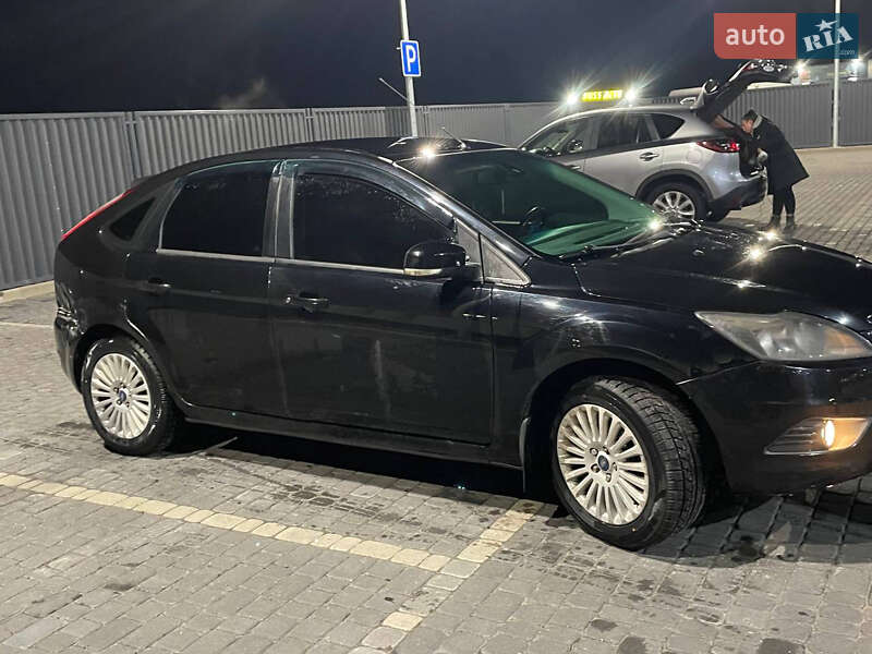 Хэтчбек Ford Focus 2010 в Мукачево
