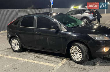 Хэтчбек Ford Focus 2010 в 