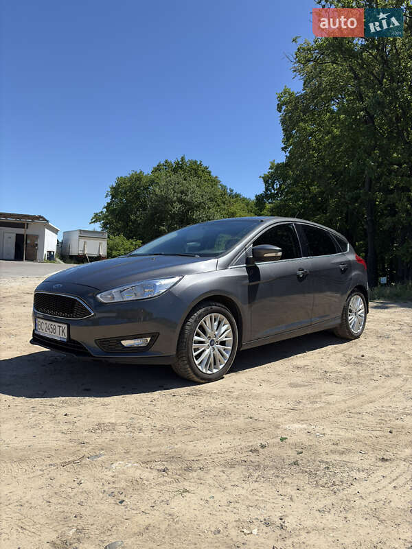 Хэтчбек Ford Focus 2016 в 