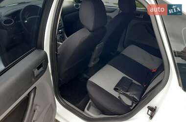 Седан Ford Focus 2010 в 