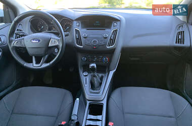 Хэтчбек Ford Focus 2016 в 