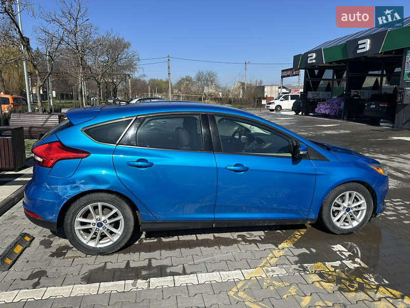 Хэтчбек Ford Focus 2015 в Черновцах