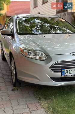 Хэтчбек Ford Focus 2013 в 