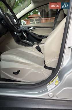 Хэтчбек Ford Focus 2013 в 