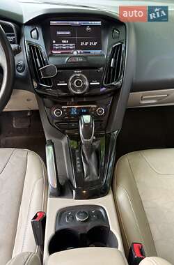 Хэтчбек Ford Focus 2013 в 