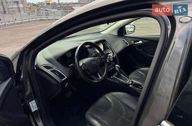 Хэтчбек Ford Focus 2015 в 
