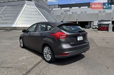 Хэтчбек Ford Focus 2015 в 