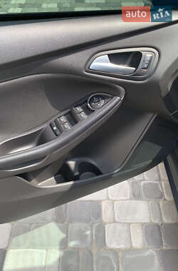 Хэтчбек Ford Focus 2016 в 