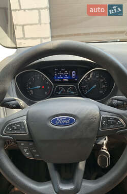 Хэтчбек Ford Focus 2016 в 