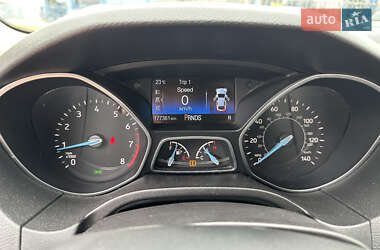 Хэтчбек Ford Focus 2015 в 