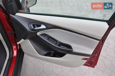 Седан Ford Focus 2016 в 