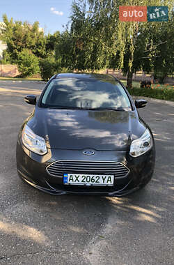 Хэтчбек Ford Focus 2015 в 