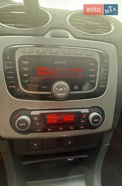 Хэтчбек Ford Focus 2007 в 
