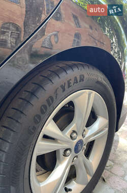 Седан Ford Focus 2013 в 