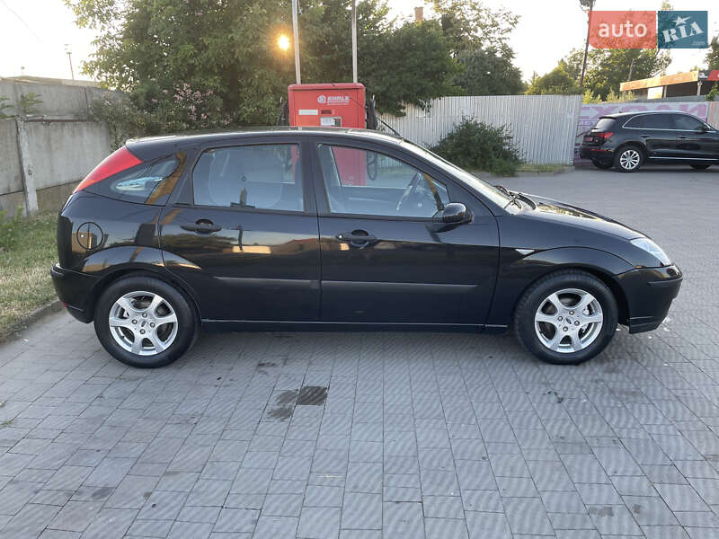 Хэтчбек Ford Focus 2003 в Стрые