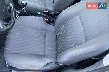 Хэтчбек Ford Focus 2003 в 