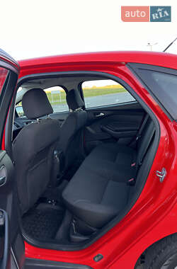 Седан Ford Focus 2015 в 