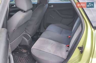 Хэтчбек Ford Focus 2006 в 