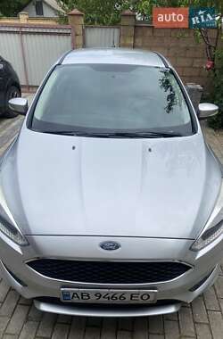 Хэтчбек Ford Focus 2015 в 
