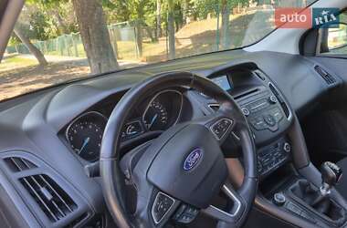 Хэтчбек Ford Focus 2015 в 