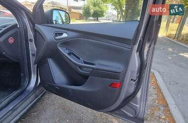 Хэтчбек Ford Focus 2015 в 