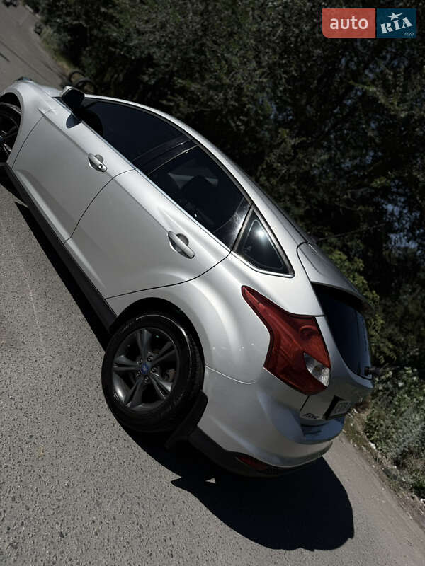 Хэтчбек Ford Focus 2012 в Днепре